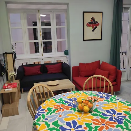 Elegancia Y Confort En El Corazon De Apartment Malaga